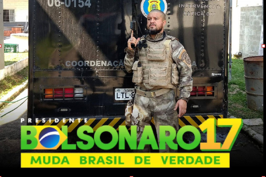Marcelo de Lima é posa com arma e filtro de apoio a Bolsonaro no Facebook