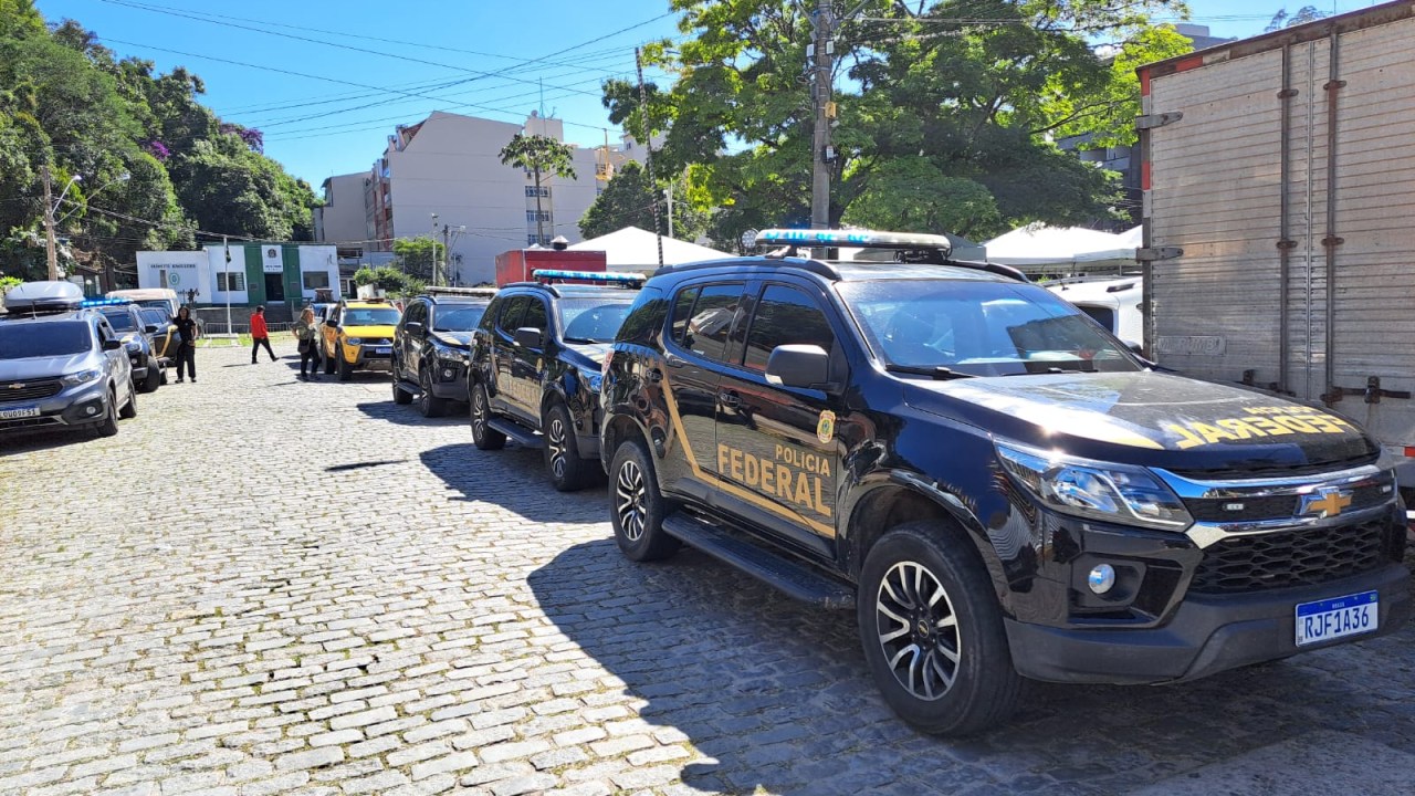PF deflagra operação contra garimpo ilegal no Rio de Janeiro.