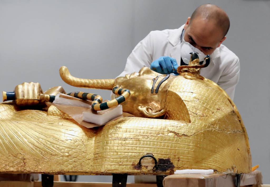 RESTAURAÇÃO - Sarcófago de ouro de Tutancâmon: a principal atração do lugar