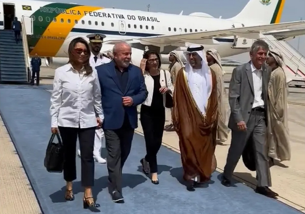 Presidente Lula chega aos Emirados Árabes -