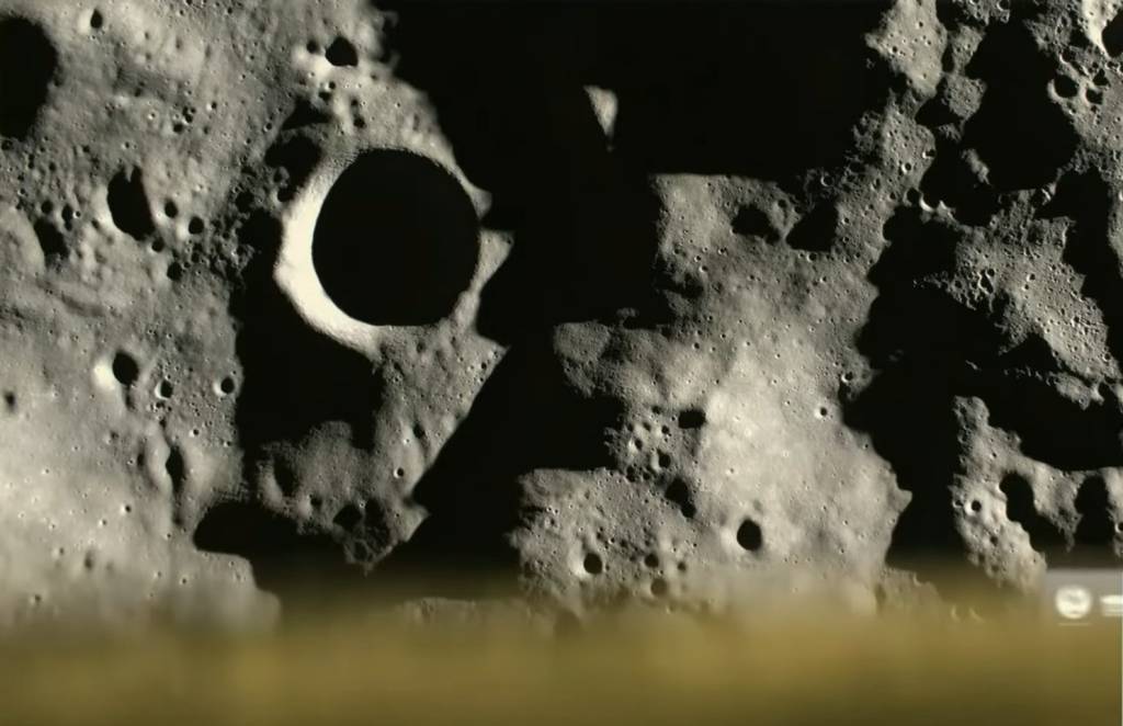 Câmera a bordo da Hakuto-R M1 registra crateras e sombras da superfície lunar