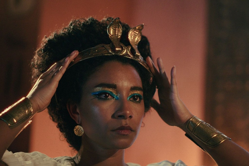 Adele James como Cleópatra em nova série documental da Netflix