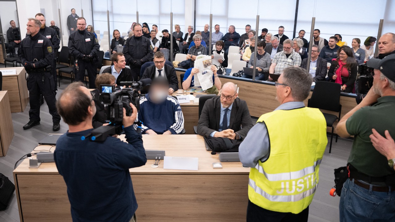 Defendants sit on May 16, 2023 at the Higher Regional Court in Dresden, eastern Germany, prior to a hearing in the trial over a jewellery heist on the Green Vault (Gruenes Gewoelbe) museum in Dresden's Royal Palace in November 2019. The court convicted five members of a criminal gang of snatching priceless 18th-century jewels from the museum and handed down sentences of up to six years in prison. In what the German media have dubbed the biggest art heist in modern history, the thieves made away with a haul worth more than 113 million euros ($123 million) from the Green Vault museum in November 2019. Only some of the loot has been recovered. (Photo by Sebastian Kahnert / POOL / AFP) / GERMAN COURT REQUESTS THAT THE FACES OF THE DEFENDANTS MUST BE MADE UNRECOGNISABLE