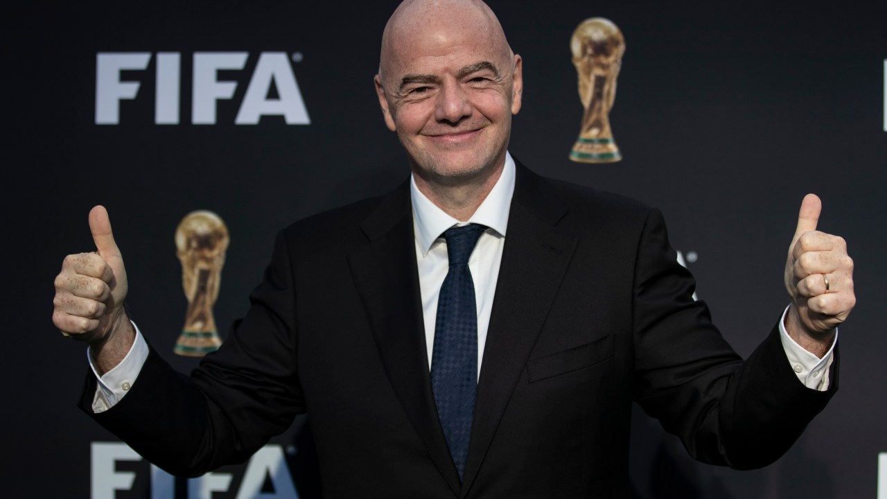 Los Angeles (United States), 18/05/2023.- FIFA President Gianni Infantino attends the 2026 FIFA World Cup Official Brand Launch at the Griffith Park Observatory in Los Angeles, California, USA, 17 May 2023. (Estados Unidos) EFE/EPA/ETIENNE LAURENT