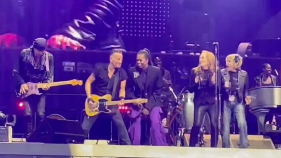 Michelle Obama canta com Bruce Springsteen em Barcelona, na Espanha