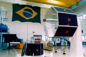SATÉLITE SCD 1 - Primeiro satélite brasileiro totalmente concebido, projetado, desenvolvido e operado em órbita pelo Brasil