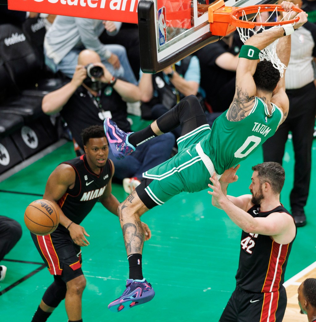 Jayson Tatum liderou o Boston Celtics na segunda vitória sobre o Heat na final da conferência leste -