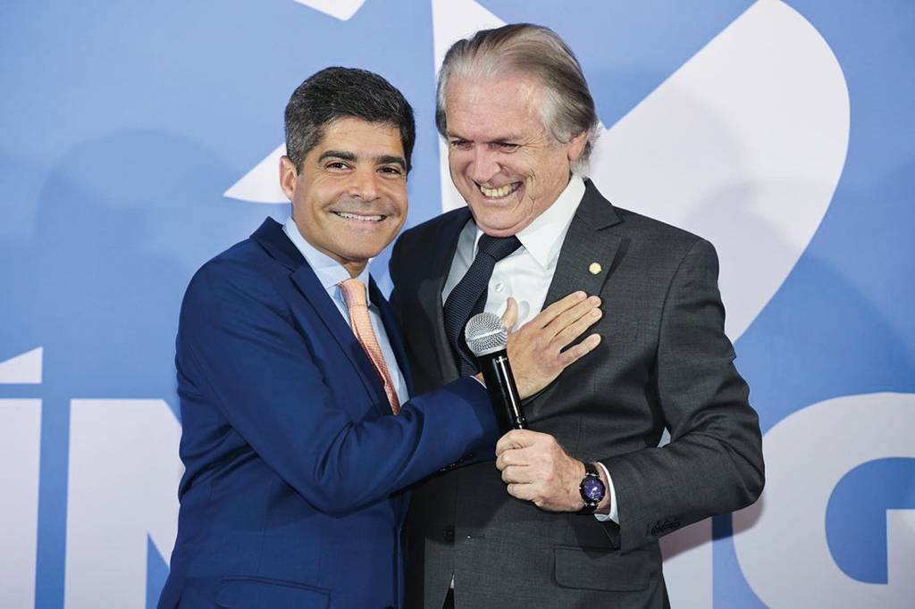 A saída de cena de Bivar e a jogada de mestre de ACM Neto