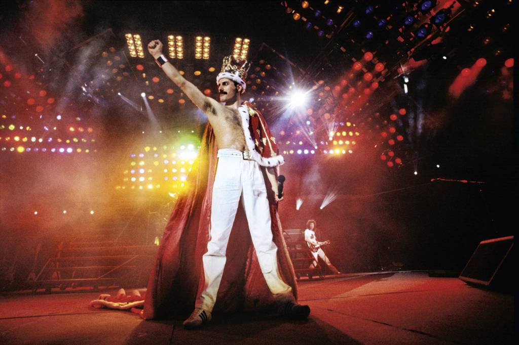 Coleção de peças de Freddie Mercury ilumina uma vida sem concessões