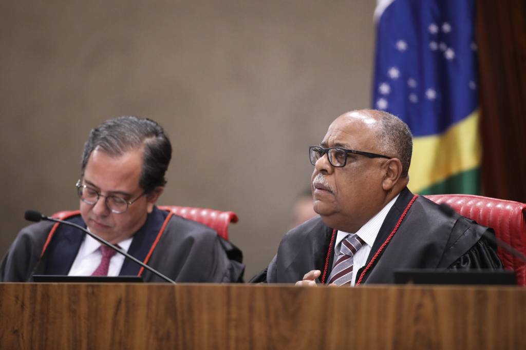 BENEDITO-GONÇALVES-TSE-2023-02.jpg RIGOR - Benedito Gonçalves (à dir.), do TSE, sobre Deltan: “Agiu para fraudar a lei”
