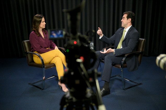 O presidente do Tribunal de Contas da União, Bruno Dantas, durante a gravação do programa Amarelas On Air, de Veja