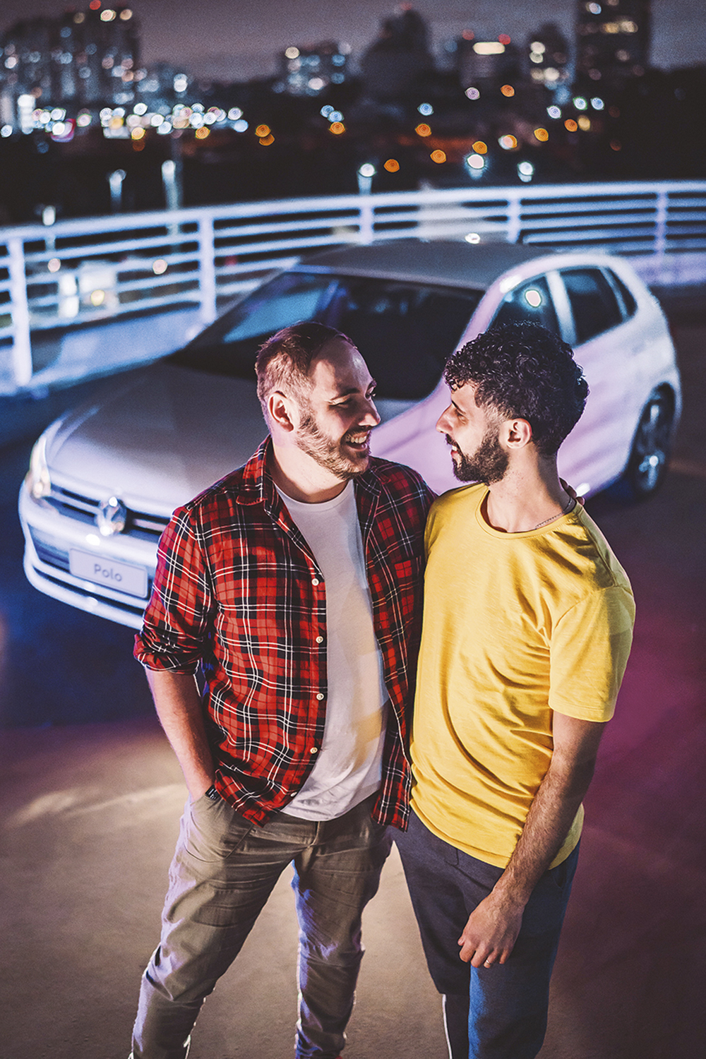 HOMOFOBIA NAS REDES SOCIAIS - Em 2022, a campanha do Novo Polo, da Volkswagen, exibiu um casal gay e ficou marcada por críticas à empresa nas plataformas digitais
