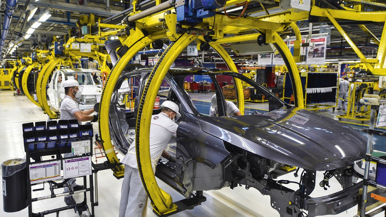 FORTALECIDA - Fábrica automobilística: em vez de cortes, mais subsídios