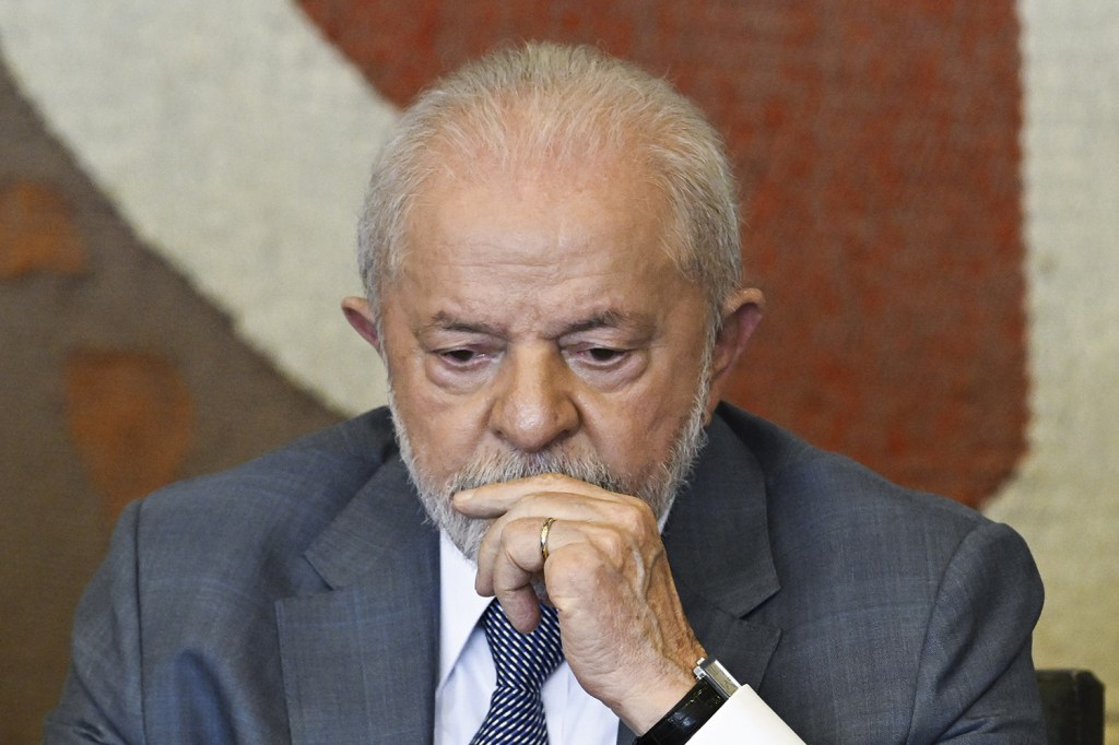 SEM ÁRBITRO - Lula: distanciamento do presidente amplia problemas políticos