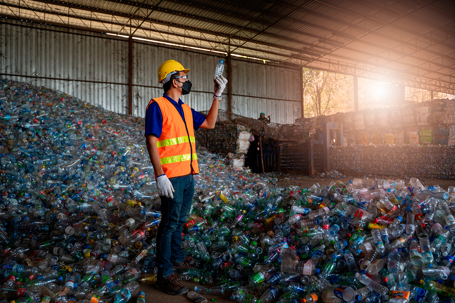 RECICLAGEM - Brasil ainda recicla menos de 25% do plástico descartado