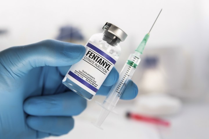 Veja os perigos do fentanil e como as pessoas podem prevenir overdoses