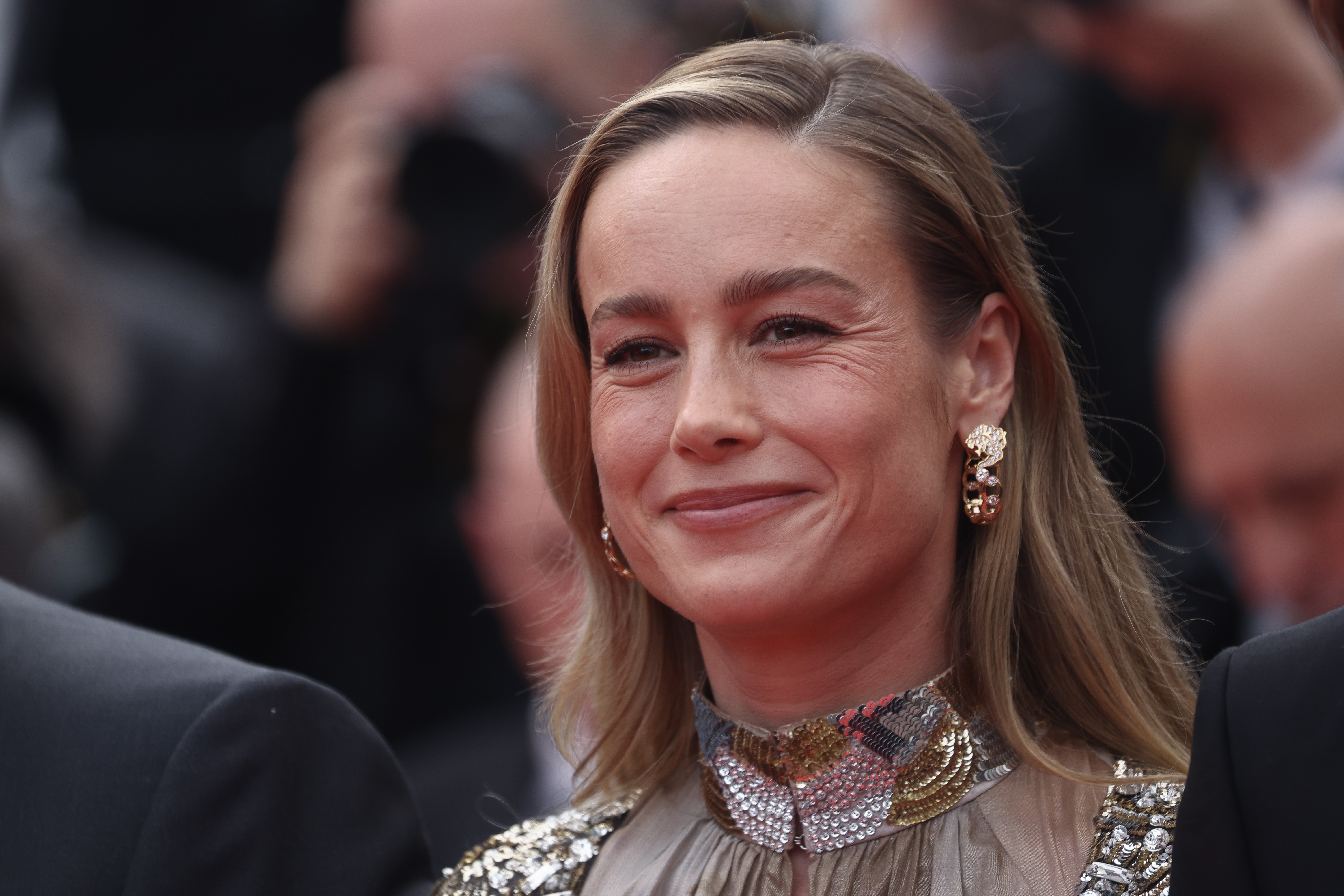 A reação controversa de Brie Larson ao filme de Johnny Depp em Cannes VEJA imagem