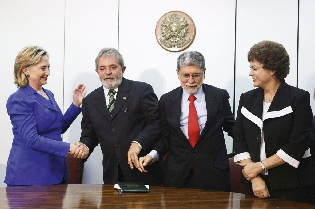 VOZ ATIVA - Com Lula e Dilma, na recepção a Hillary Clinton, em 2010: chanceler nos dois primeiros mandatos