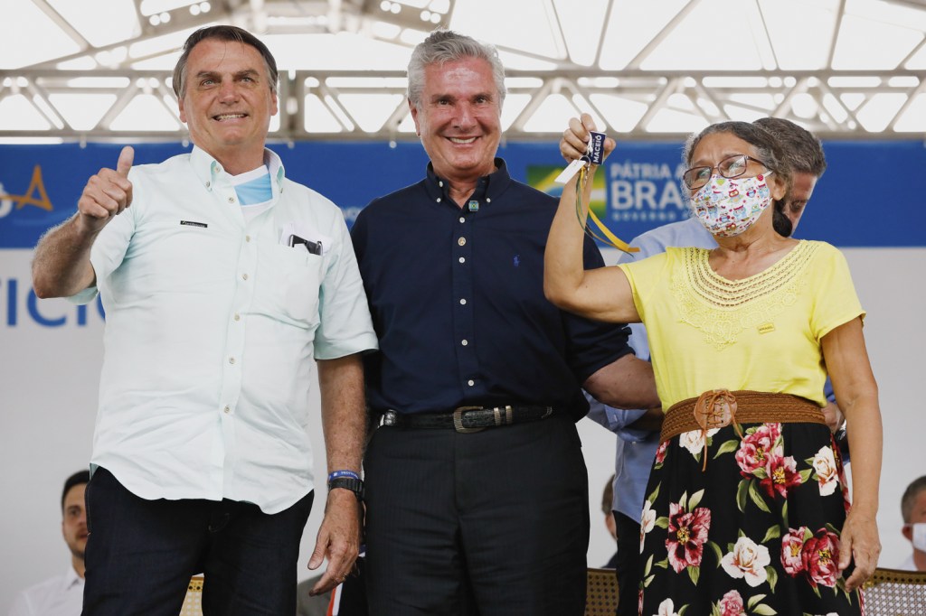 DEBACLE - Com Bolsonaro: tentativa de sobrevivência política