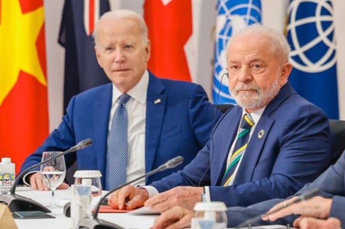O presidente Luiz Inácio Lula da Silva participa de reunião da cúpula do G7, no Japão, ao lado do presidente dos EUA, Joe Biden