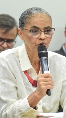 A ministra do Meio Ambiente, Marina Silva, deve decidir sobre licenças para construção de nova ESA