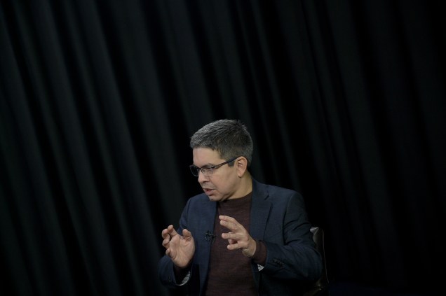 O senador Randolfe Rodrigues, durante a gravação do programa Amarelas On Air, de Veja
