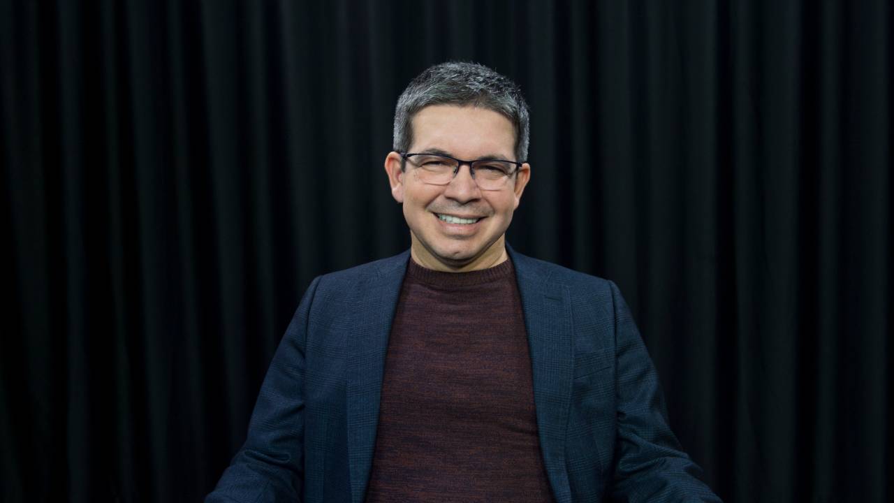 O senador Randolfe Rodrigues, durante a gravação do programa Amarelas On Air, de Veja