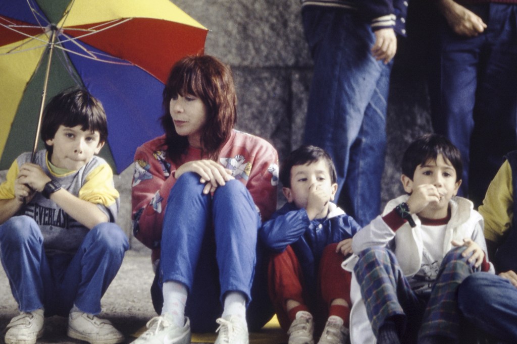 MÃE - Com os filhos Roberto, Antonio e João, nos anos 80: carreira dividida com a maternidade