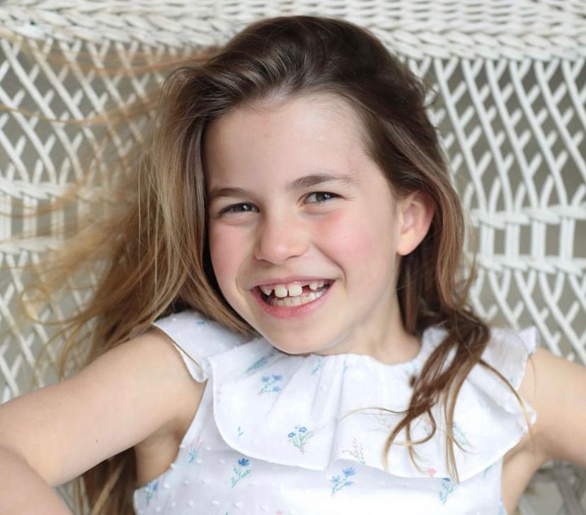 O motivo da princesa Charlotte ficar cansada após a coroação