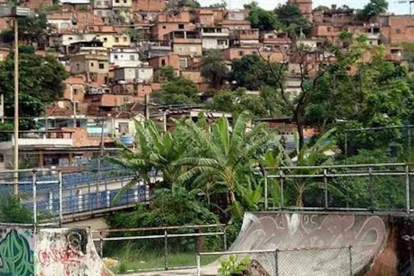 Operação da Polícia do Rio mira tráfico e esquema de roubos e furtos no Chapadão