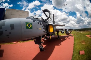 MADE IN BRAZIL - Caça Gripen: acordo de compra inclui transferência de tecnologia sueca para fabricação nacional