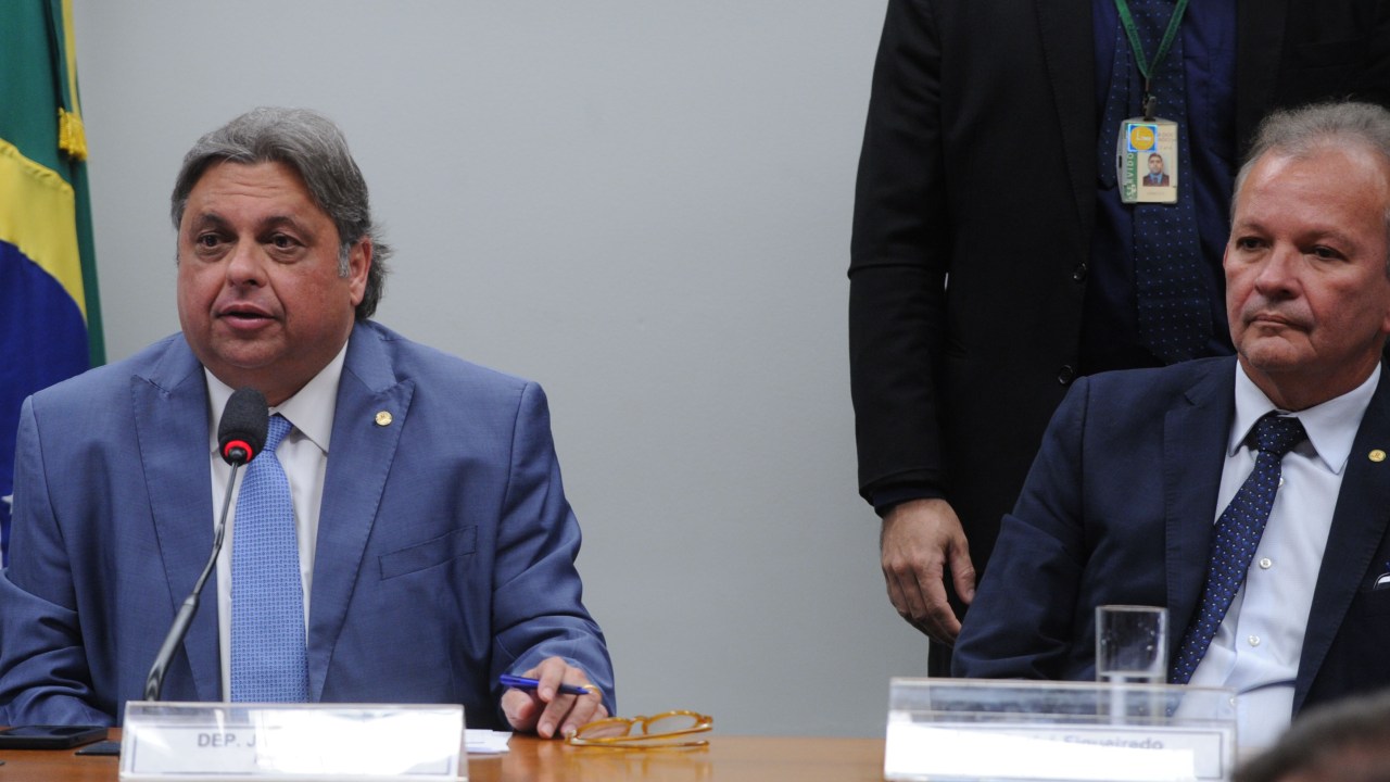 O presidente e o vice da CPI das apostas de futebol, Julio Arcoverde (esq.) e André Figueiredo