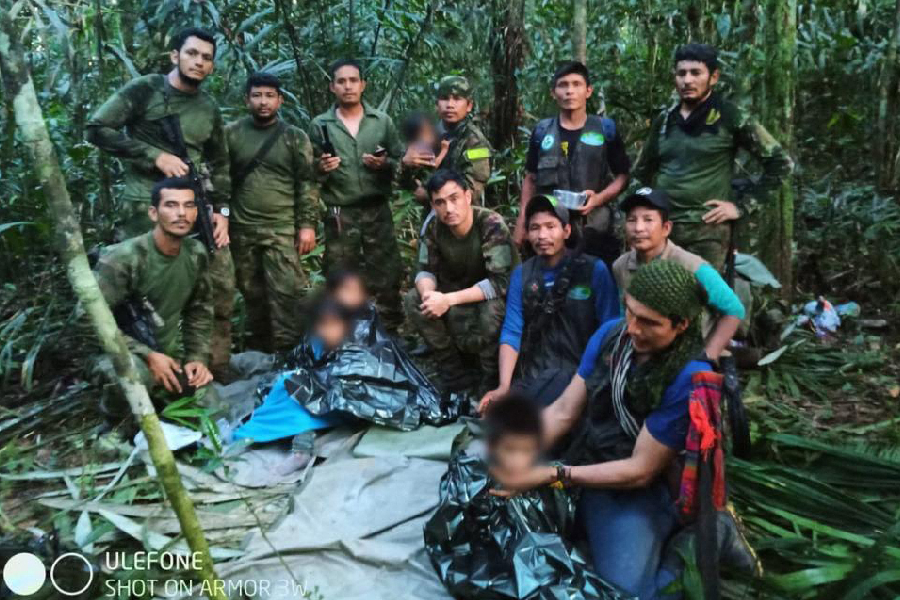 Crianças resgatadas na Amazônia colombiana após queda de avião