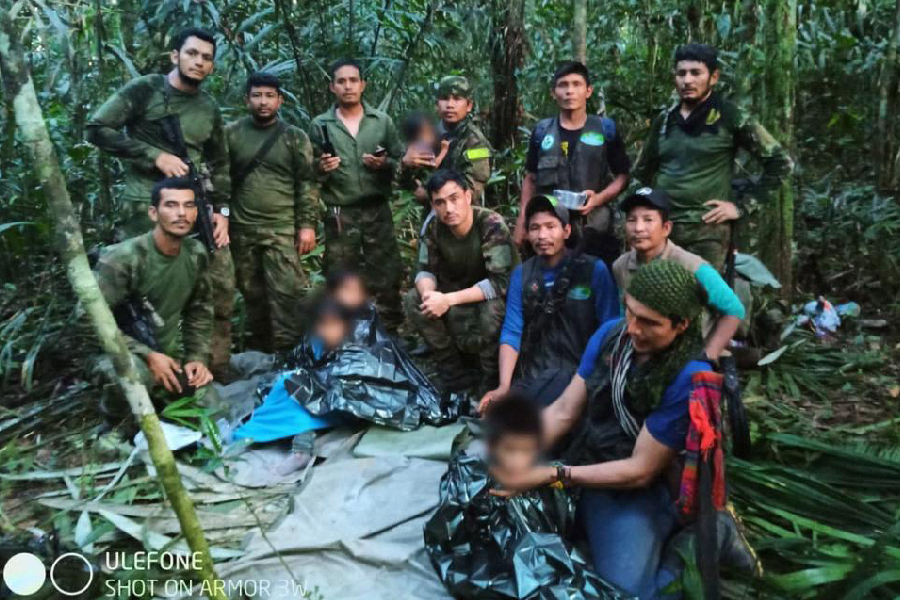Crianças resgatadas na Amazônia colombiana após queda de avião