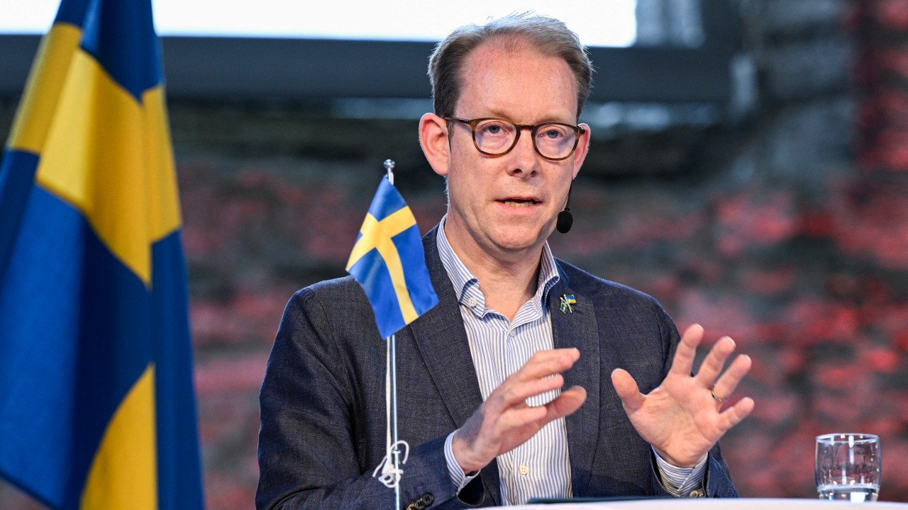 Sweden's Foreign Minister Tobias Billström addresses a press conference at the St Nicolai Church Ruins in Visby on the Swedish island of Gotland on June 27, 2023. (Photo by Anders WIKLUND / various sources / AFP) / Sweden OUT