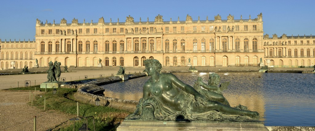 OPULÊNCIA - Palácio de Versalhes: o hoje museu foi a sede do absolutismo