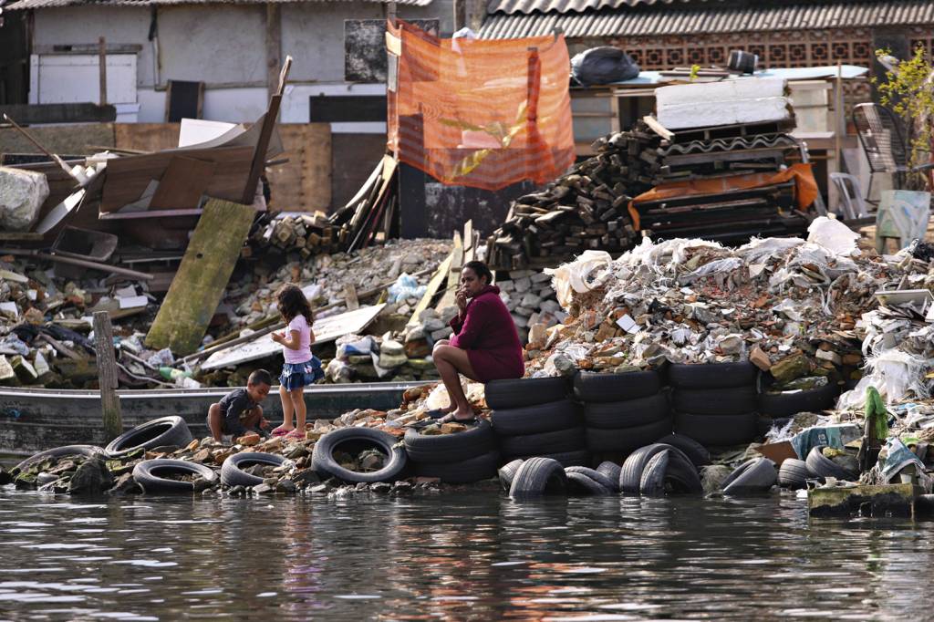 20210723130135419_10.jpg META - Bairro sem esgoto em Santos: governo quer mudar lei de saneamento