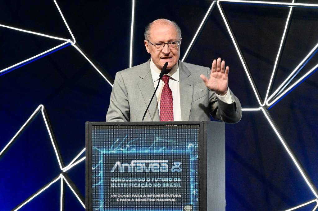 Alckmin anima montadoras, que pedem isenção e reserva de mercado