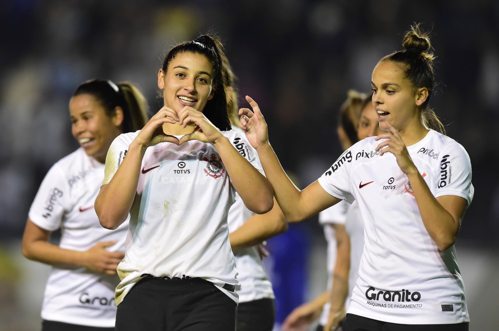 O Corinthians, atual bicampeão brasileiro, vai encarar o Santos na semifinal do Nacional 2023 -