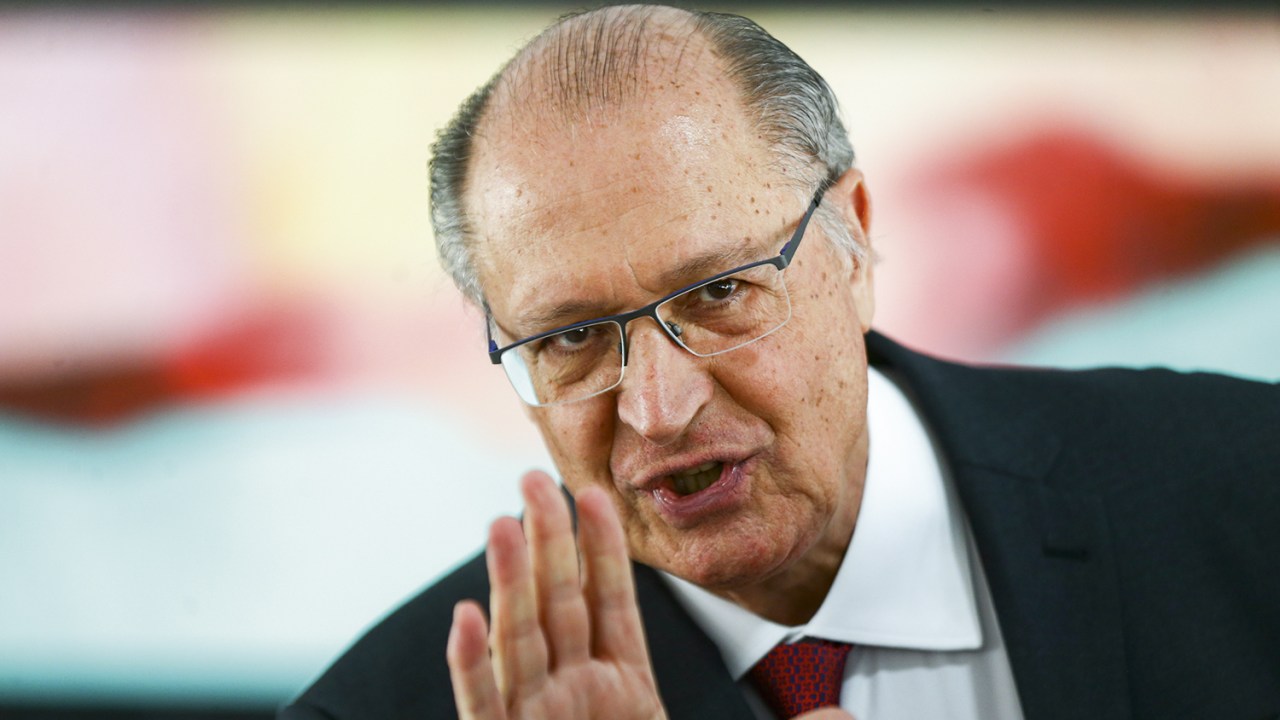 LEALDADE - Alckmin: o vice não descarta a hipótese de concorrer em 2026 desde que tenha o aval do chefe