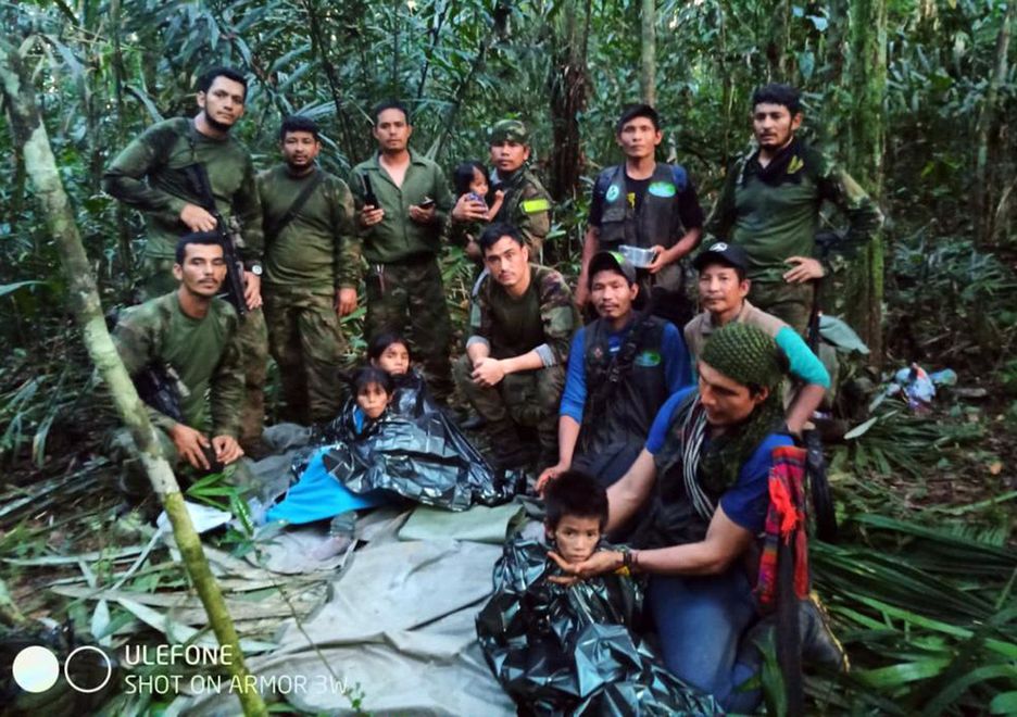 Lesly Jacobo Bonbaire, Solecni Ranoque Mucutuy, Tien Noriel Ronoque Mucutuy e Cristian Neryman Ranoque Mucutuy resgatados pelas Fuerzas Militares da Colombia