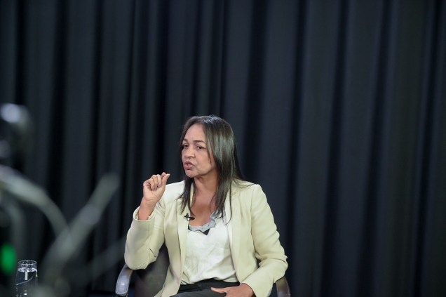 A senadora Eliziane Gama durante entrevista ao programa Amarelas On Air, de Veja