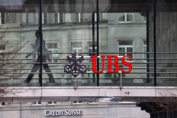 UBS Group AG And Credit Suisse Group AG as Bankers Flock to Headhunters