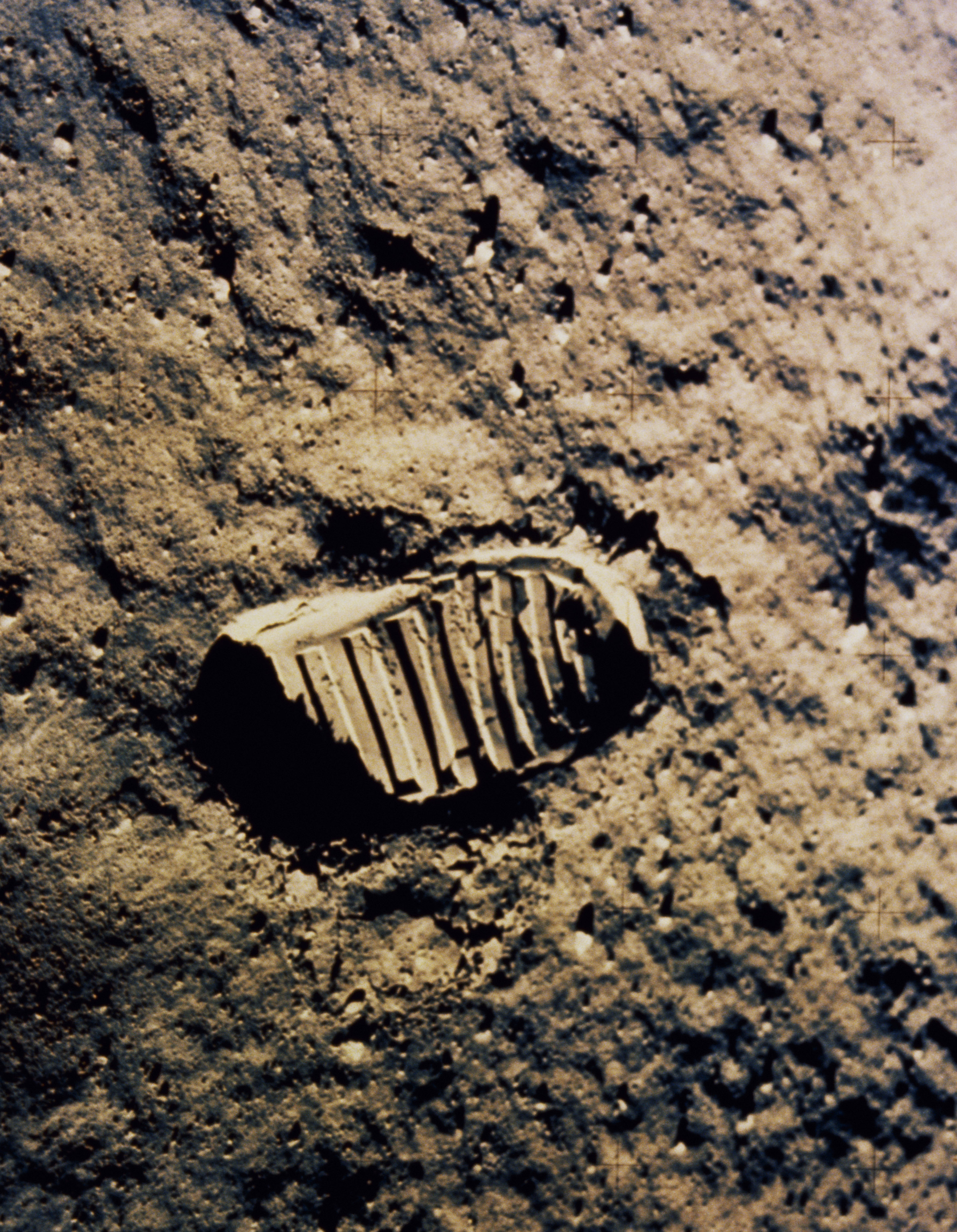 INSEGURANÇA - veículo espacial da missão Apollo 11 parte em direção a Lua em 16 de Julho de 1969