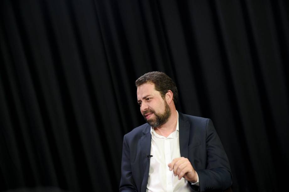 O deputado federal Guilherme Boulos durante entrevista ao programa Amarelas On Air, de Veja