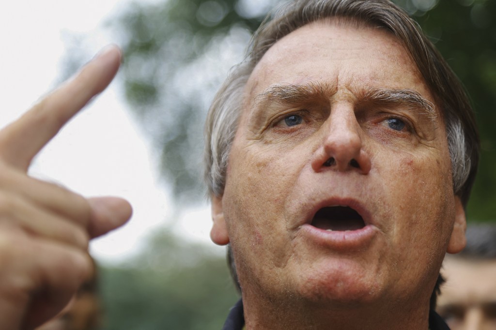 SEGREDOS - Bolsonaro: investigadores da PF acreditam que informações do ex-auxiliar podem comprometer o ex-chefe