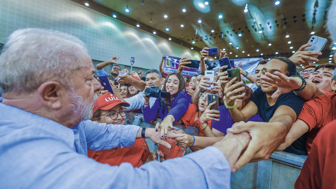 POR POUCO - Lula: acenos significativos ao eleitor de centro garantiram vitória com menos de dois pontos de vantagem