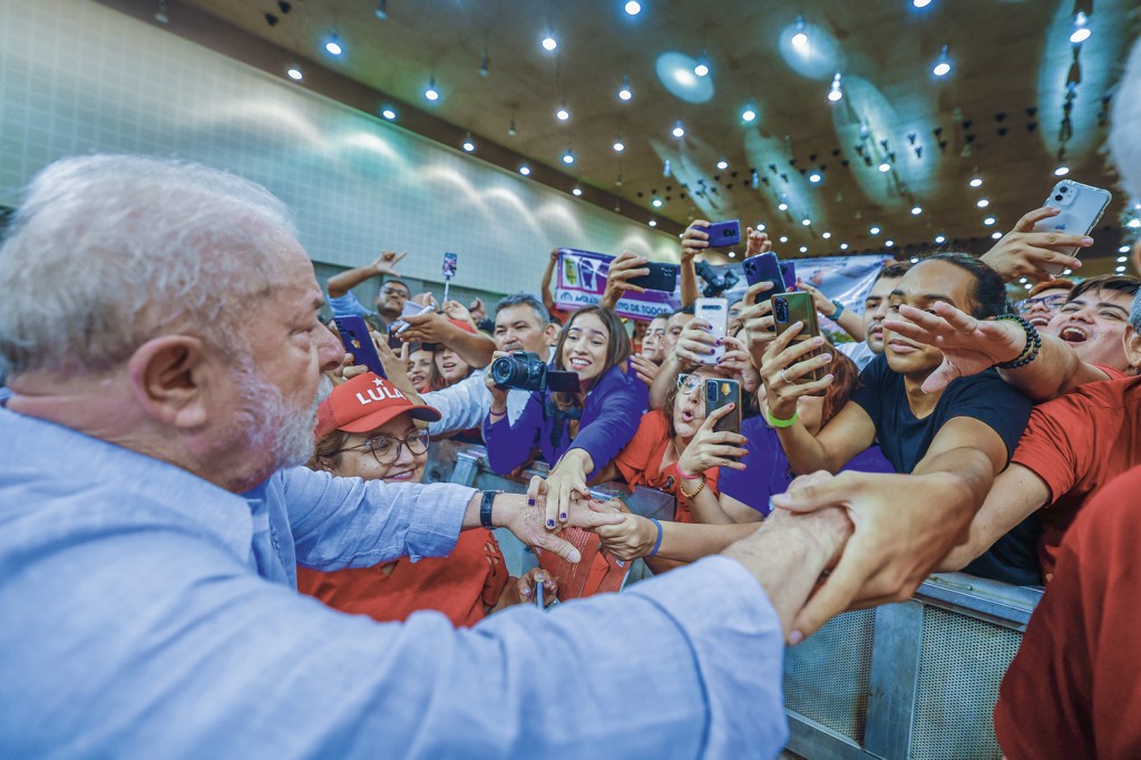 POR POUCO - Lula: acenos significativos ao eleitor de centro garantiram vitória com menos de dois pontos de vantagem