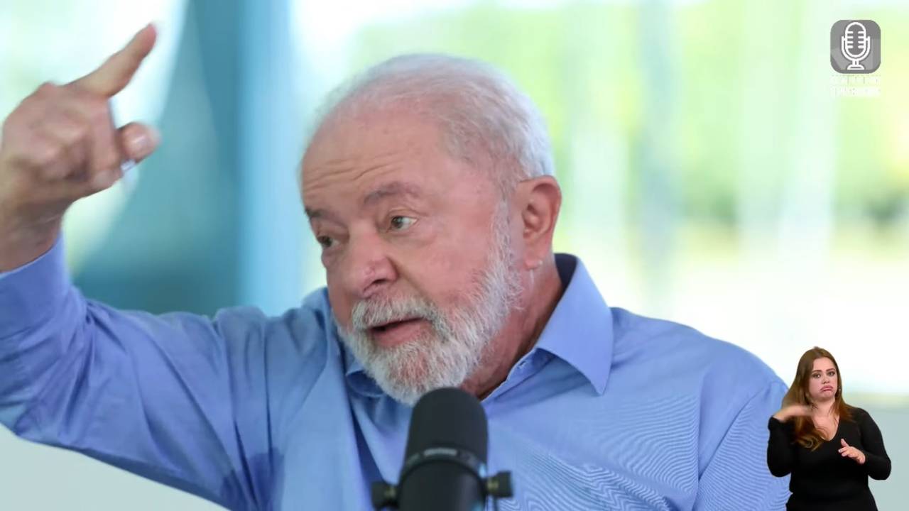 O presidente Luiz Inácio Lula da Silva no terceiro "Conversa com o Presidente", nesta terça-feira