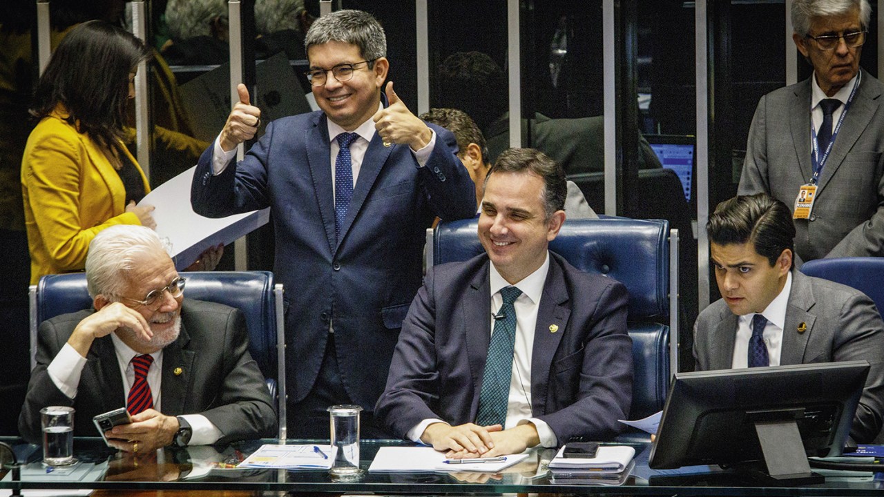 AMBIENTE - Pacheco com Jaques Wagner e Randolfe Rodrigues: sintonia política com o Palácio do Planalto